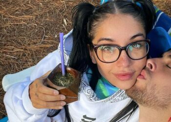 María Becerra le propuso matrimonio a su novio, pero un detalle de la cena despertó curiosidad