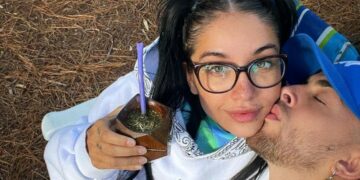 María Becerra le propuso matrimonio a su novio, pero un detalle de la cena despertó curiosidad