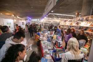 La Feria Infantil del Libro desafía al frío con una nutrida grilla de actividades gratuitas y para toda la familia
