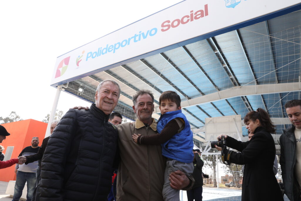 Schiaretti recorrió el nuevo Polideportivo Social