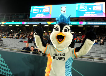 Con un gran espectáculo inaugural, arrancó el Mundial femenino de fútbol