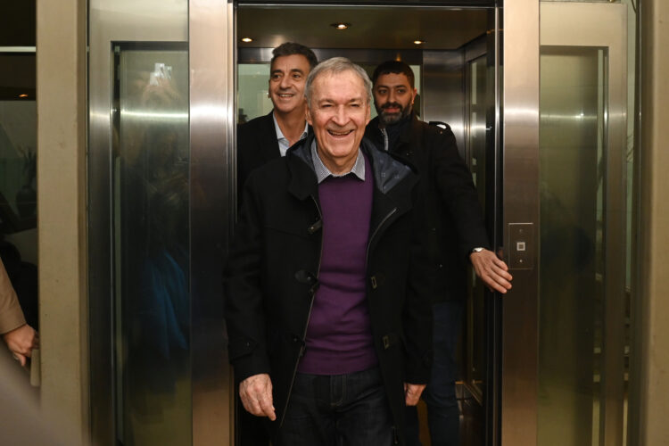 Schiaretti afirmó que "hace falta un gobierno de unidad nacional" para sortear la crisis del país Schiaretti afirmó que "hace falta un gobierno de unidad nacional" para sortear la crisis del país