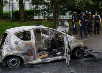 Más de 1.300 detenidos durante una cuarta noche de serios incidentes en Francia