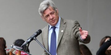 Un discurso contra el Gobierno y una fuerte advertencia para la oposición