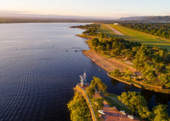 Con comidas típicas de invierno, se celebra hoy la primera edición de «Humor Picante»