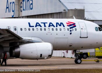 Un vuelo de Córdoba con destino a Lima fue evacuado debido a una amenaza de bomba