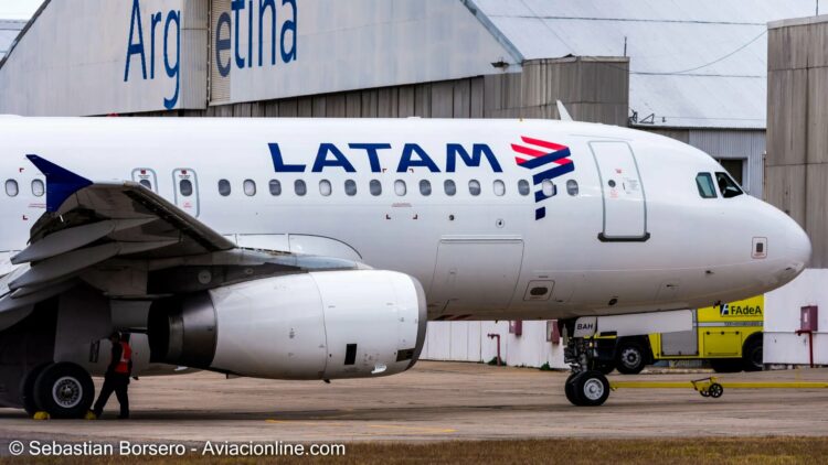 Un vuelo de Córdoba con destino a Lima fue evacuado debido a una amenaza de bomba