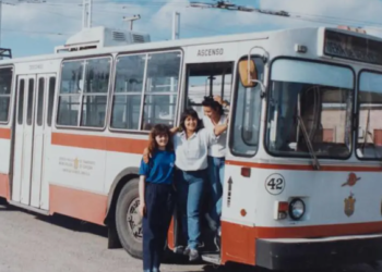 Mujeres conductoras de trolebuses: un homenaje a su valioso aporte en el mundo laboral de Córdoba
