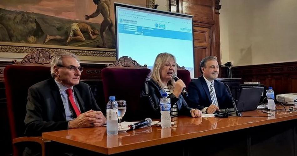Los desafíos de Llaryora: Legislatura en paridad y Tribunal de Cuentas adverso Los desafíos de Llaryora: Legislatura en paridad y Tribunal de Cuentas adverso