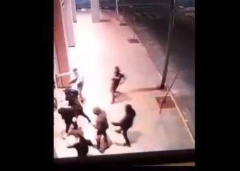 Una concesionaria fue víctima de un “robo piraña”: así dañaron la fachada y se llevaron cuatro motos