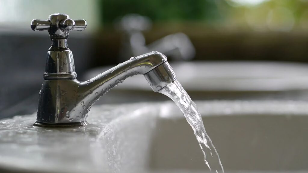 Piden racionar el uso del agua en 43 barrios del sureste cordobés