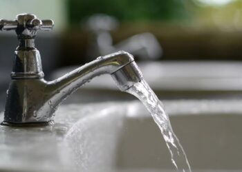 Piden racionar el uso del agua en 43 barrios del sureste cordobés