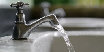 Piden racionar el uso del agua en 43 barrios del sureste cordobés