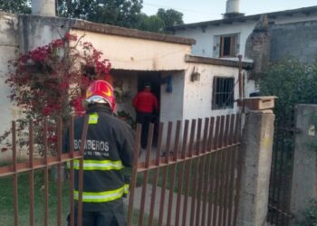 Una mujer de 32 años falleció tras un incendio en su vivienda