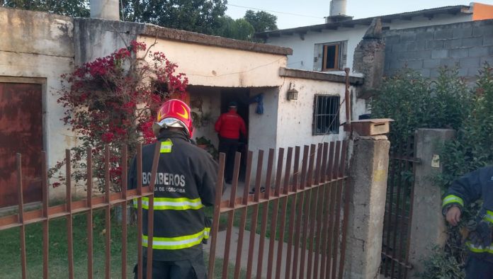 Una mujer de 32 años falleció tras un incendio en su vivienda