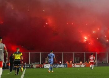 Instituto y Belgrano serán sancionados por el uso de pirotecnia durante el clásico del domingo