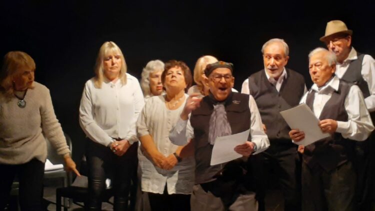 El elenco teatral Vieja Guardia presenta su espectáculo