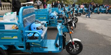 La Municipalidad entregó motovehículos a cambio de los caballos de recicladores