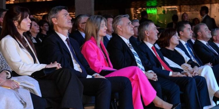 El Teatro Comedia volvió a levantar el telón y recuperó todo su esplendor