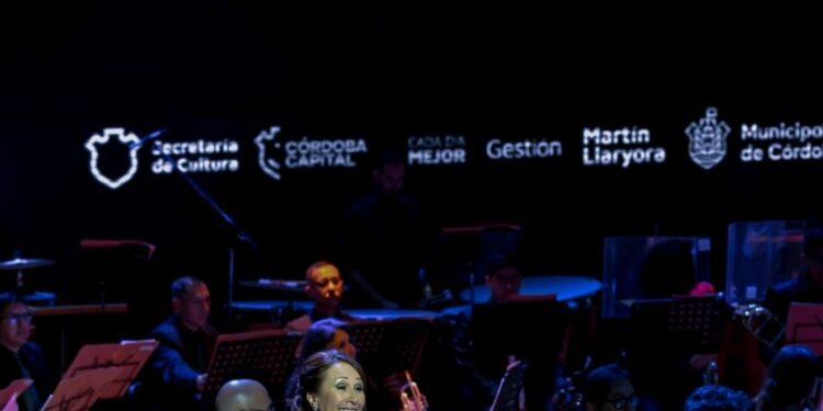 El Teatro Comedia volvió a levantar el telón y recuperó todo su esplendor