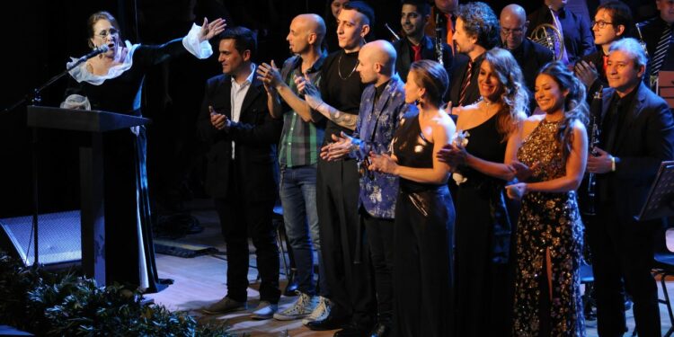 El Teatro Comedia volvió a levantar el telón y recuperó todo su esplendor