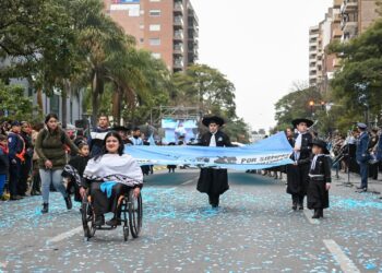 En fotos, así fue el simbólico desfile cívico-militar que celebró los 450 años de la Ciudad