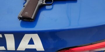 Lo liberaron por ser menor de edad y horas después lo detuvieron por llevar un arma