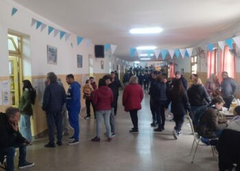 Cerraron los comicios en la ciudad y alrededor de las 22 se conocería una primera tendencia