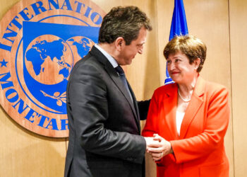 Tras largas negociaciones, este viernes el FMI podría firmar un nuevo acuerdo con Argentina