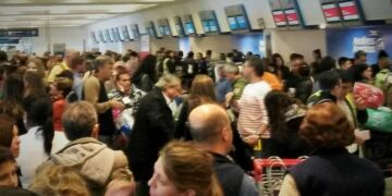 Unos 20 vuelos demorados y 3.000 pasajeros afectados por un conflicto gremial