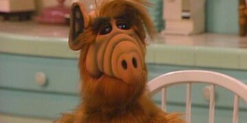 Ryan Reynolds compró los derechos de ALF y volverá a la televisión