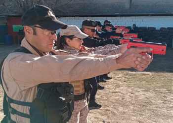 Policías de Córdoba comenzaron a capacitarse en el uso de armas no letales