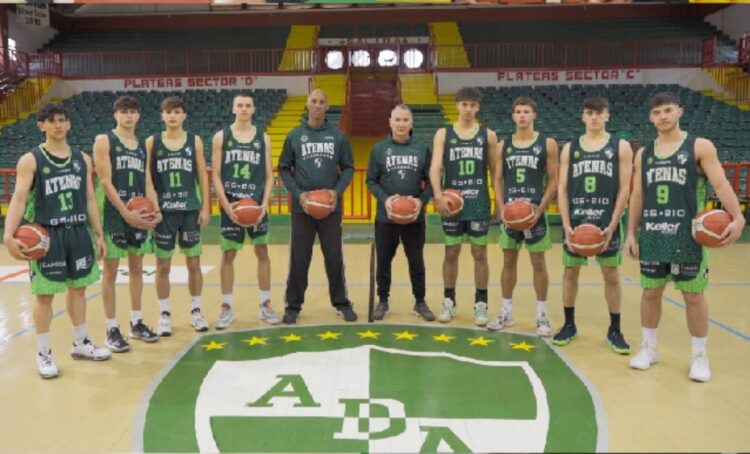 Milanesio y Jones fueron presentados ayer y ya dirigieron su primera práctica ante los juveniles del conjunto Verde.