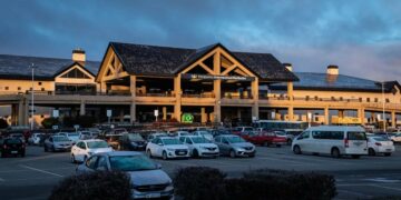 Un egresado se durmió y lo dejaron “olvidado” en el aeropuerto de Bariloche