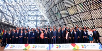 Cerró la cumbre Celac-UE con Ucrania y el pacto con Mercosur como ejes centrales
