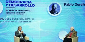 Economistas advierten que una devaluación sin plan integral «traerá consecuencias negativas»