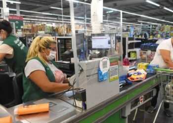 Se firmó un acuerdo que eleva el salario mínimo a $ 286.000 a partir de septiembre