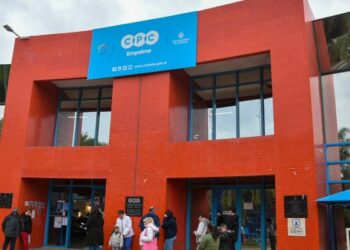 Por las elecciones municipales, extienden el horario para retirar DNI en el Registro Civil y los CPC