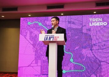 De Loredo prometió reflotar el proyecto del tren ligero