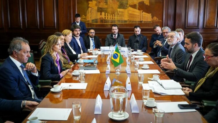 El Gobierno progresa en la iniciativa de unir las energías de Argentina y Brasil