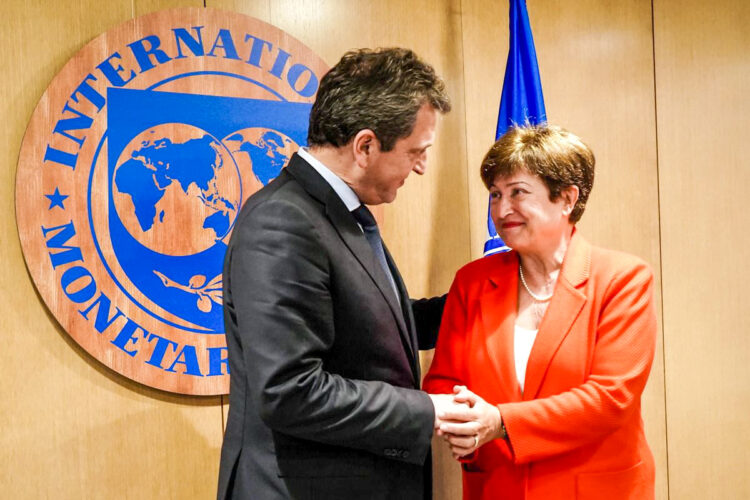 El FMI y el Ministerio de Economía alcanzaron un acuerdo técnico de condiciones básicas
