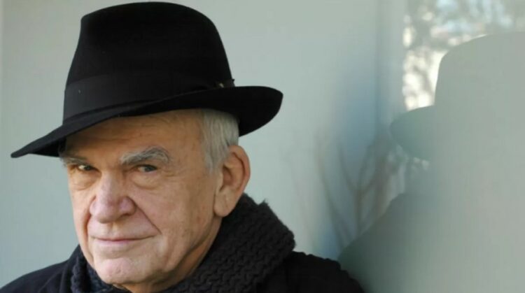 Adiós a Milan Kundera, el hombre parco que le puso palabras a los dilemas de una generación