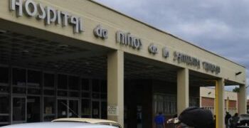 Una nena de dos años fue atacada por un perro de la familia y permanece internada