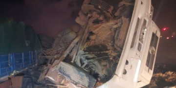 Un triple choque entre camiones resultó en la trágica muerte de un conductor