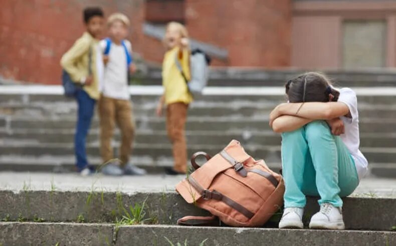 Deberán pagar una indemnización millonaria a una alumna víctima de bullying