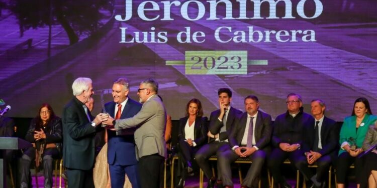 El municipio entregó los premios Jerónimo a las personalidades distinguidas de la ciudad