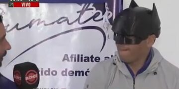 Un “baticandidato” cercano a Milei se postula a intendente en Paraná