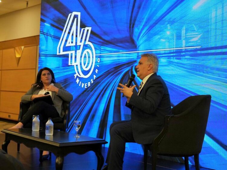 Llaryora pidió que al país "no lo sigan gobernando los porteños"