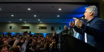 Llaryora despliega un nuevo liderazgo con proyección nacional