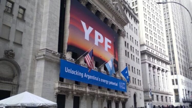Argentina pidió un límite de 4.920 millones de dólares en el juicio contra YPF en EE.UU.